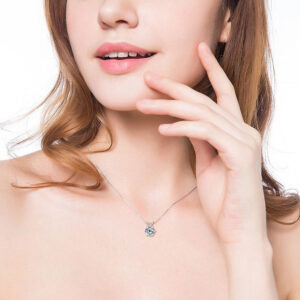 colorless-moissanite-pendant-necklace.jpg