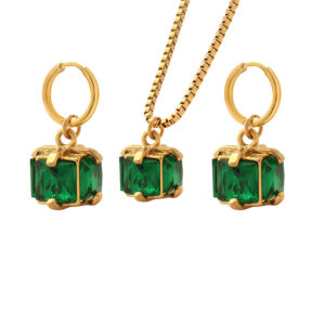 green-cubic-Zirconia-earrings-and-necklace.jpg
