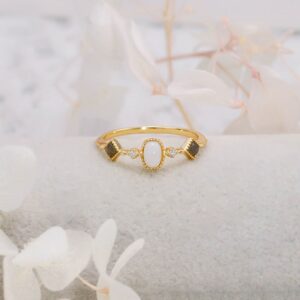 womens-white-Chalcedony-and-Peridot-Ring.jpg