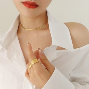 Womens-18k-gold-necklace.jpg