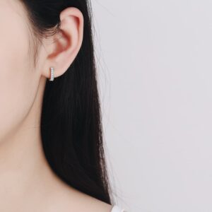 Moissanite-Huggie-Hoop-Silver-Earrings-for-Women.jpg